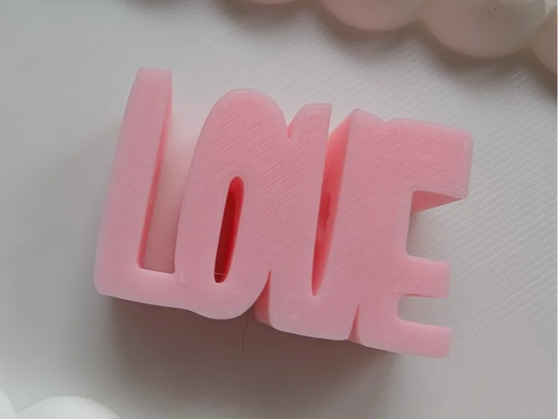 LOVE Schriftzug Perle