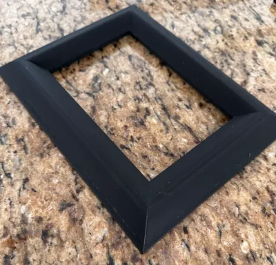 sweep face picture frame