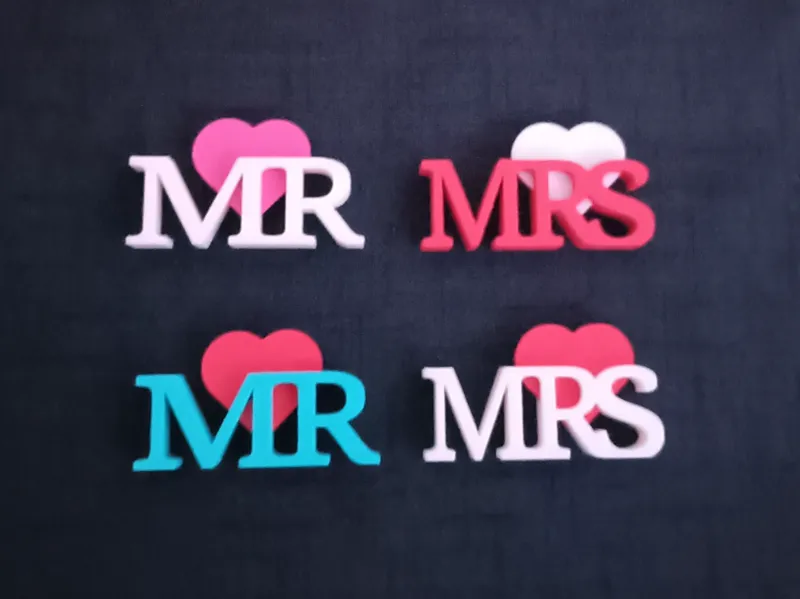 Mr - Mrs '' Heart '' Photo - Picture Display Stand