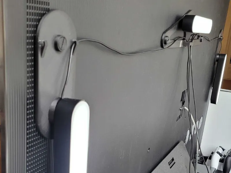 Hue play adaptor using existing M8 bolt TV mounts