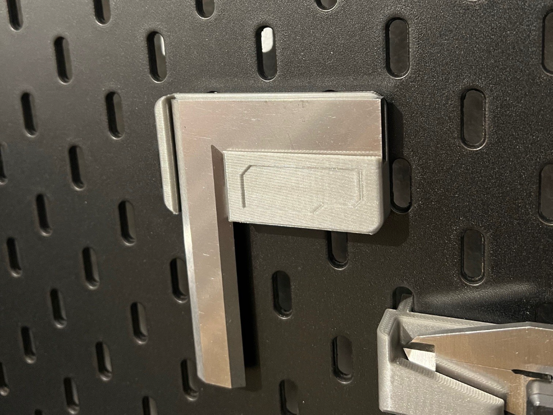 SKADIS engineer’s square angle holder mount