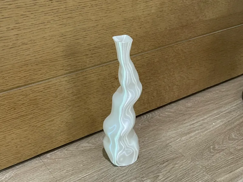 抽象的长长的一坨花瓶