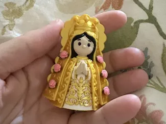 Virgen de El Rocio en versión muñeca