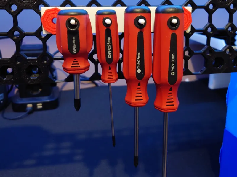 Parametric Screwdriver holder for MultiBoard