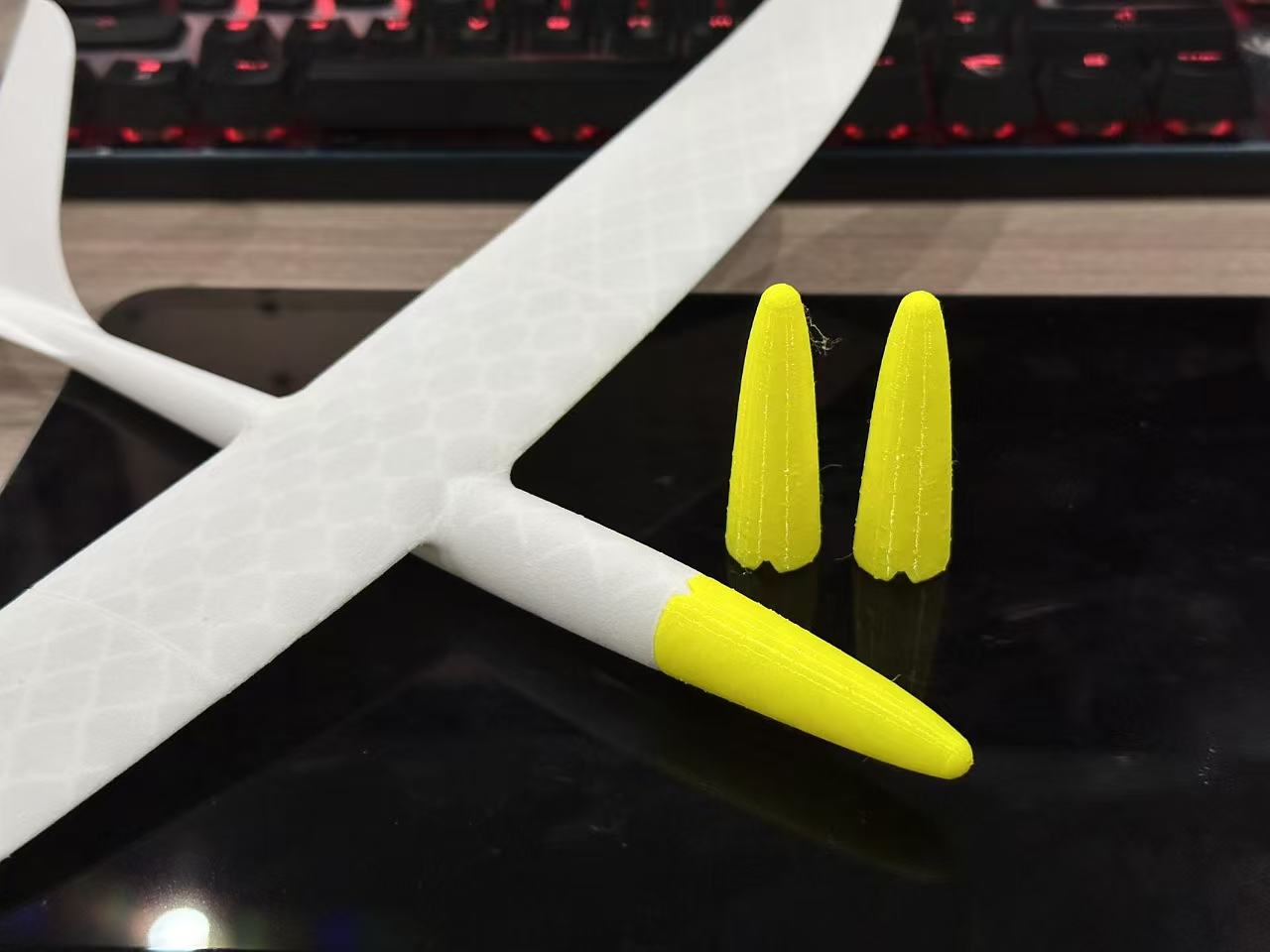 Miniatura 4 do modelo 3D 超轻掌上滑翔机，10.8克可飞行；翼展37cm；V6版本