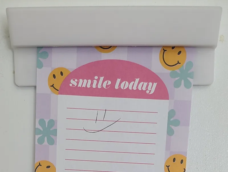 Vertical Note Holder