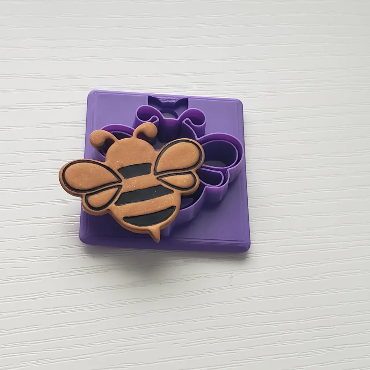 Bee Polymer Clay Earring Cutter view 4