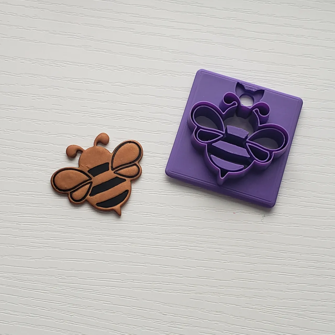 Bee Polymer Clay Earring Cutter view 2