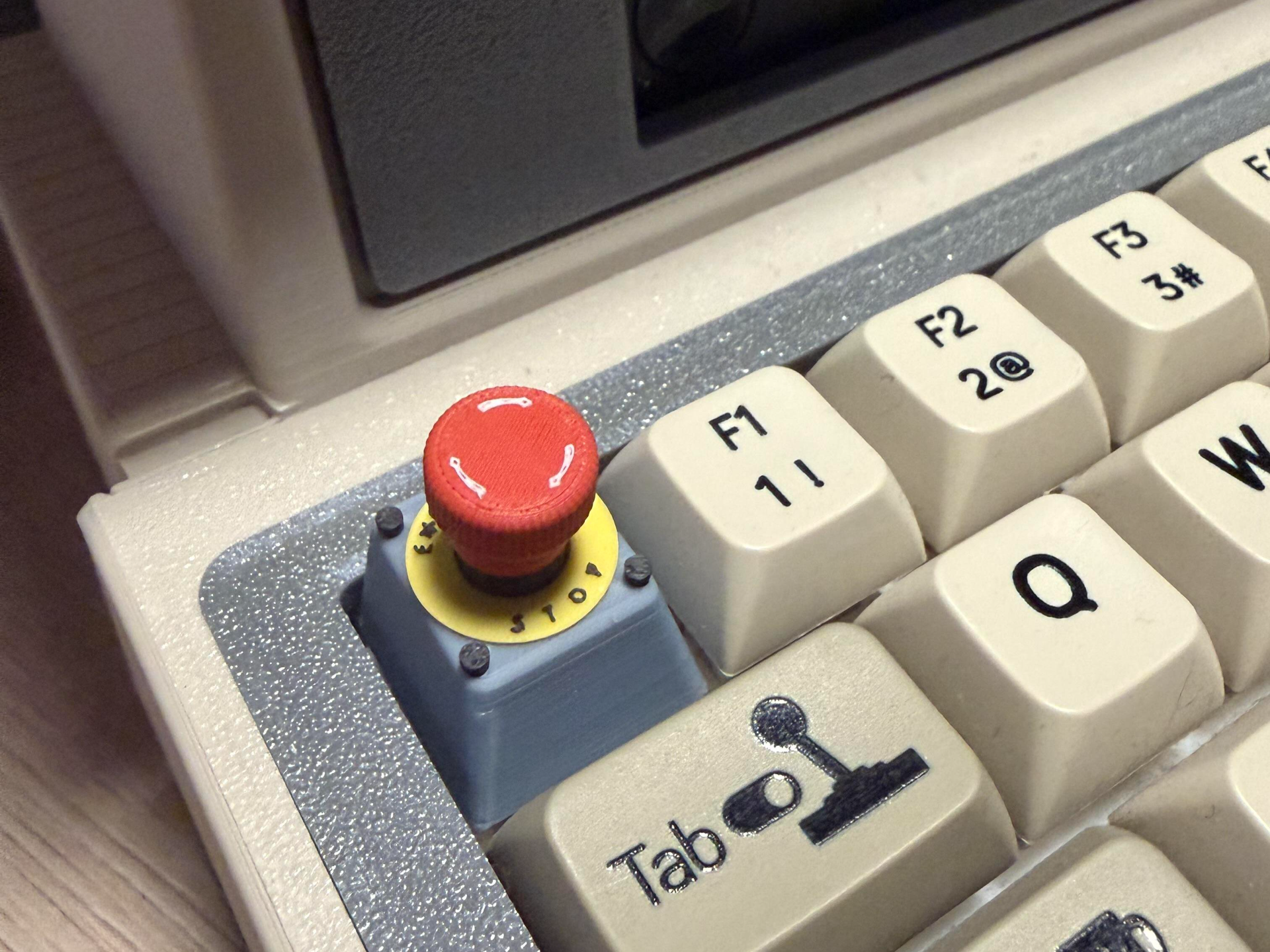 EscKey - E-STOP Button for Mechanical Keyboard