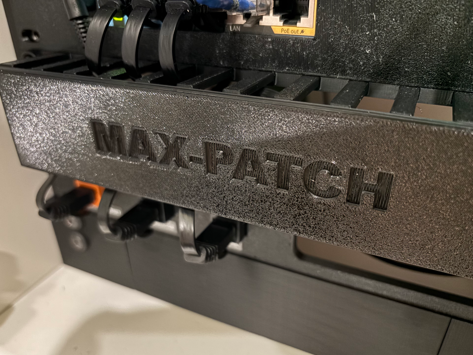 MAX-PATCH - A Rack-Mounted Cable Management System