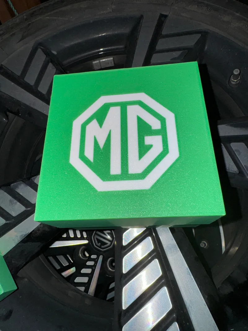 Lug nut storage with MG logo lid