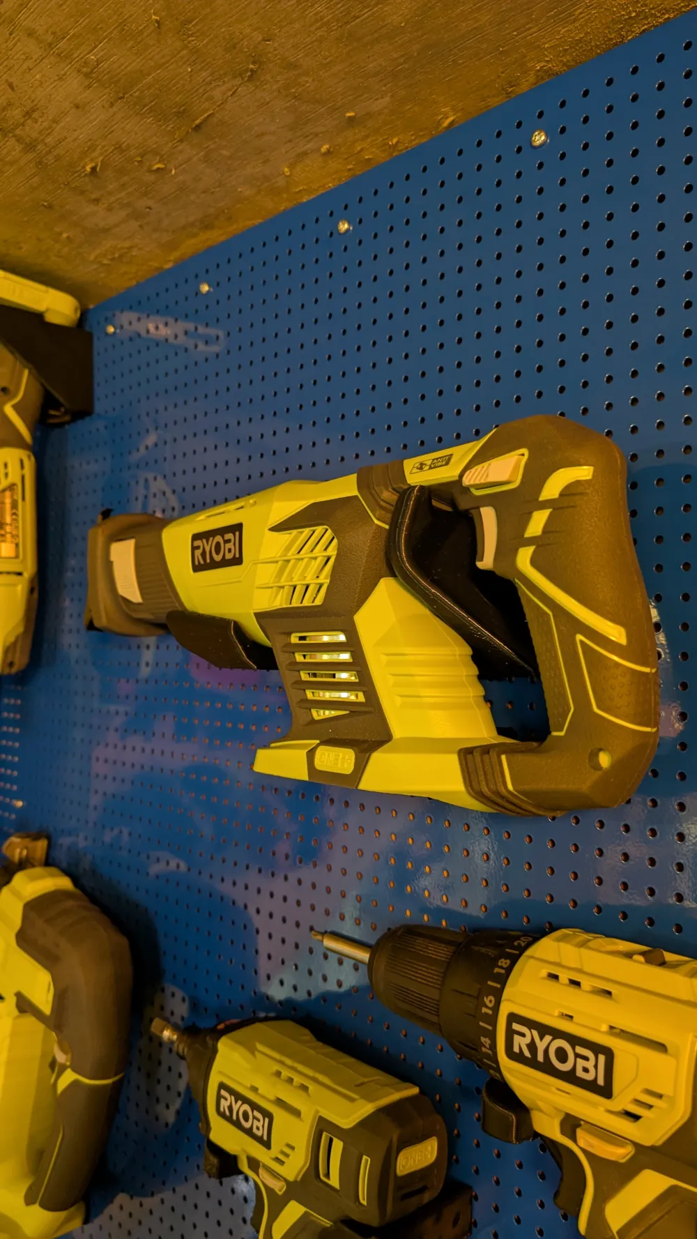 RYOBI ONE+ RECIPROCATING SAW WALL MOUNT - Free 3D Print Model - MakerWorld