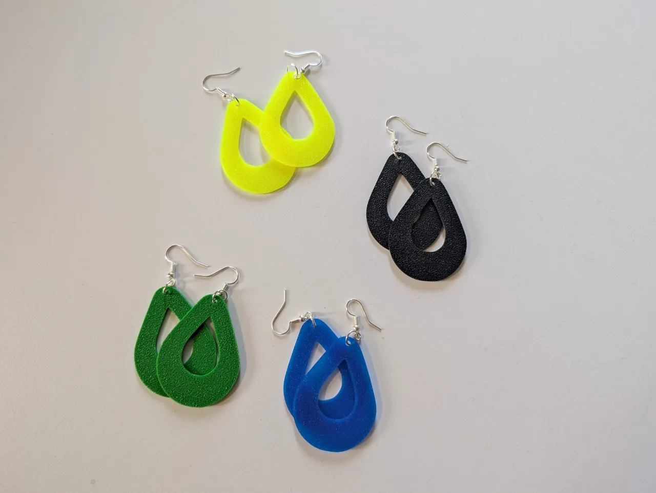 80s style earrings view 2