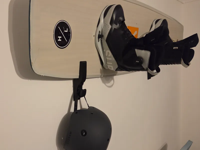 Wakeboard / Snowboard / Skateboard Hanger