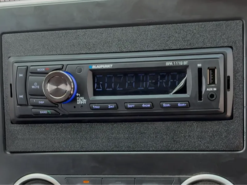 Acople Radio Nissan NV 200