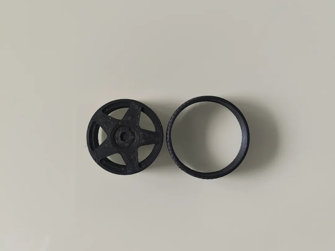 4 roues etoile avec pneus echelle 1/24