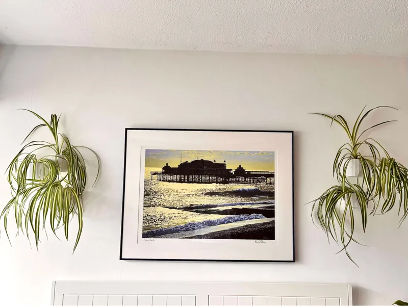 Hanging wall vase