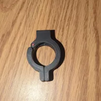 Collier de fixation pour réservoir de frein à main — photo 2