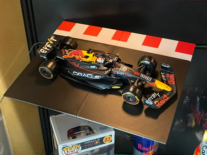 scale racetrack for displaycase use