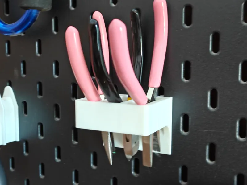 Three-plier perpendicular holder for Skadis