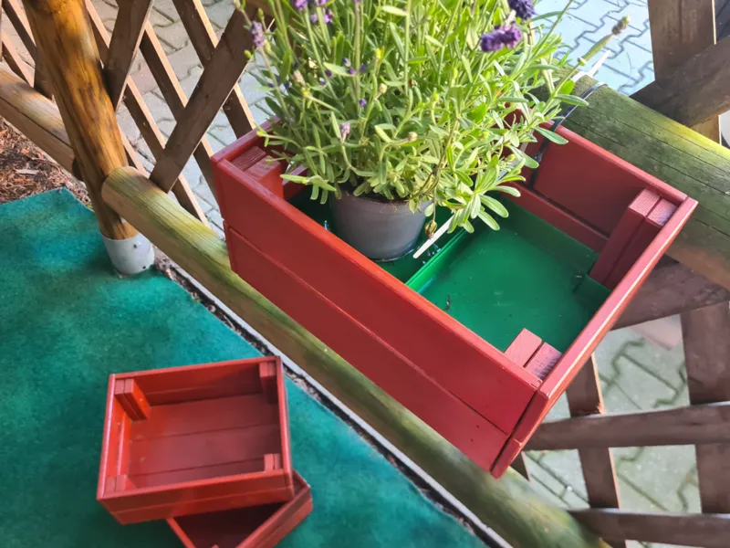 IKEA KNAGGLIG simple water tray / insert f. plants