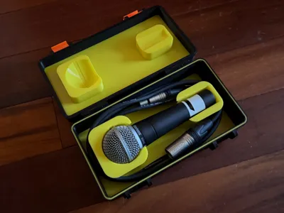 Shure SM58 with Cable coil Rugged Box
