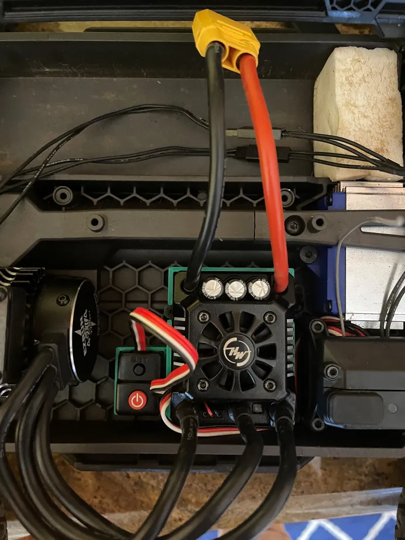 Traxxas MAXX ESC Mount - Hobbywing Max 8