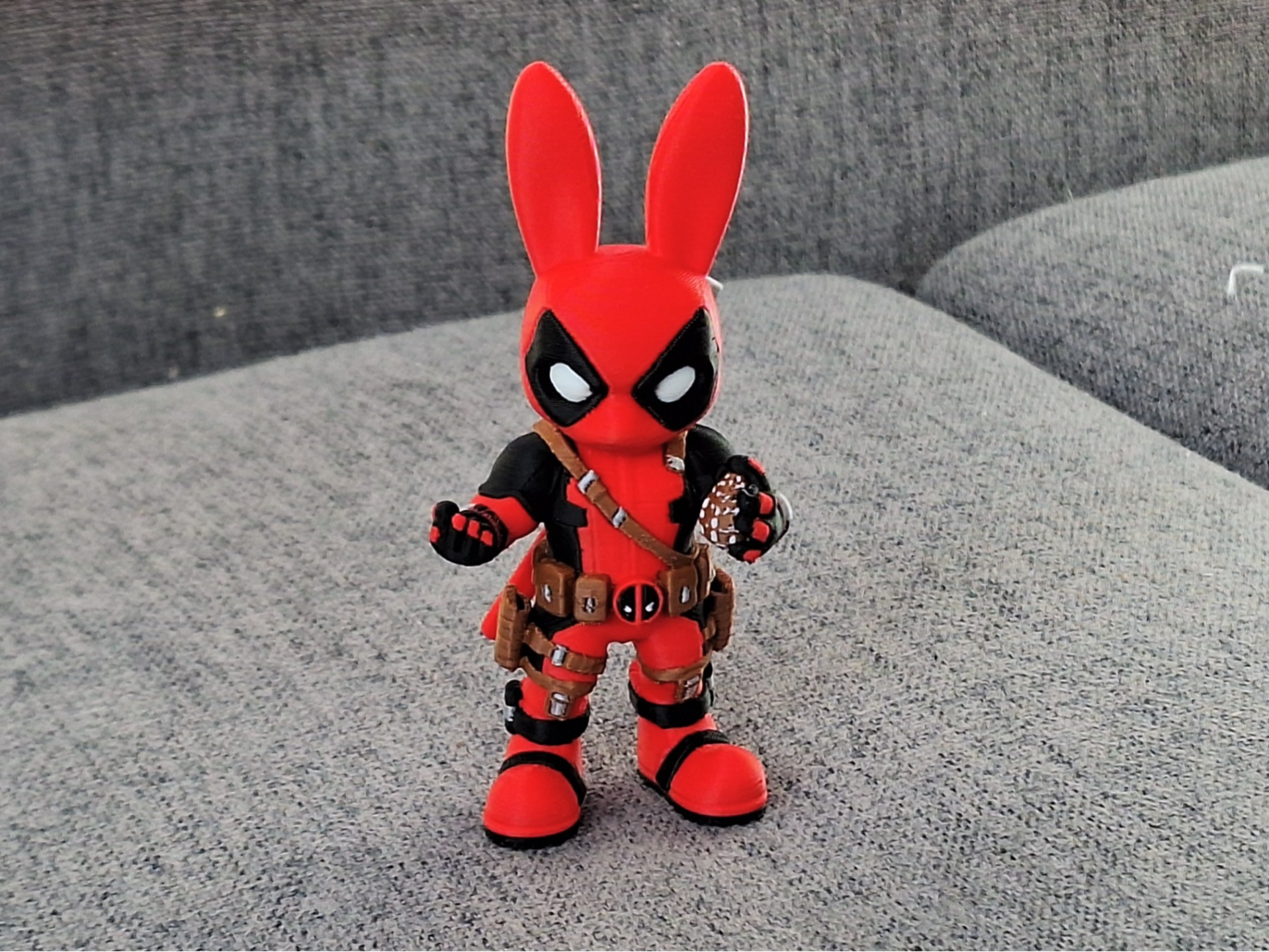 Miniatura 1 do modelo 3D Easter Bunny in Deadpool Suit