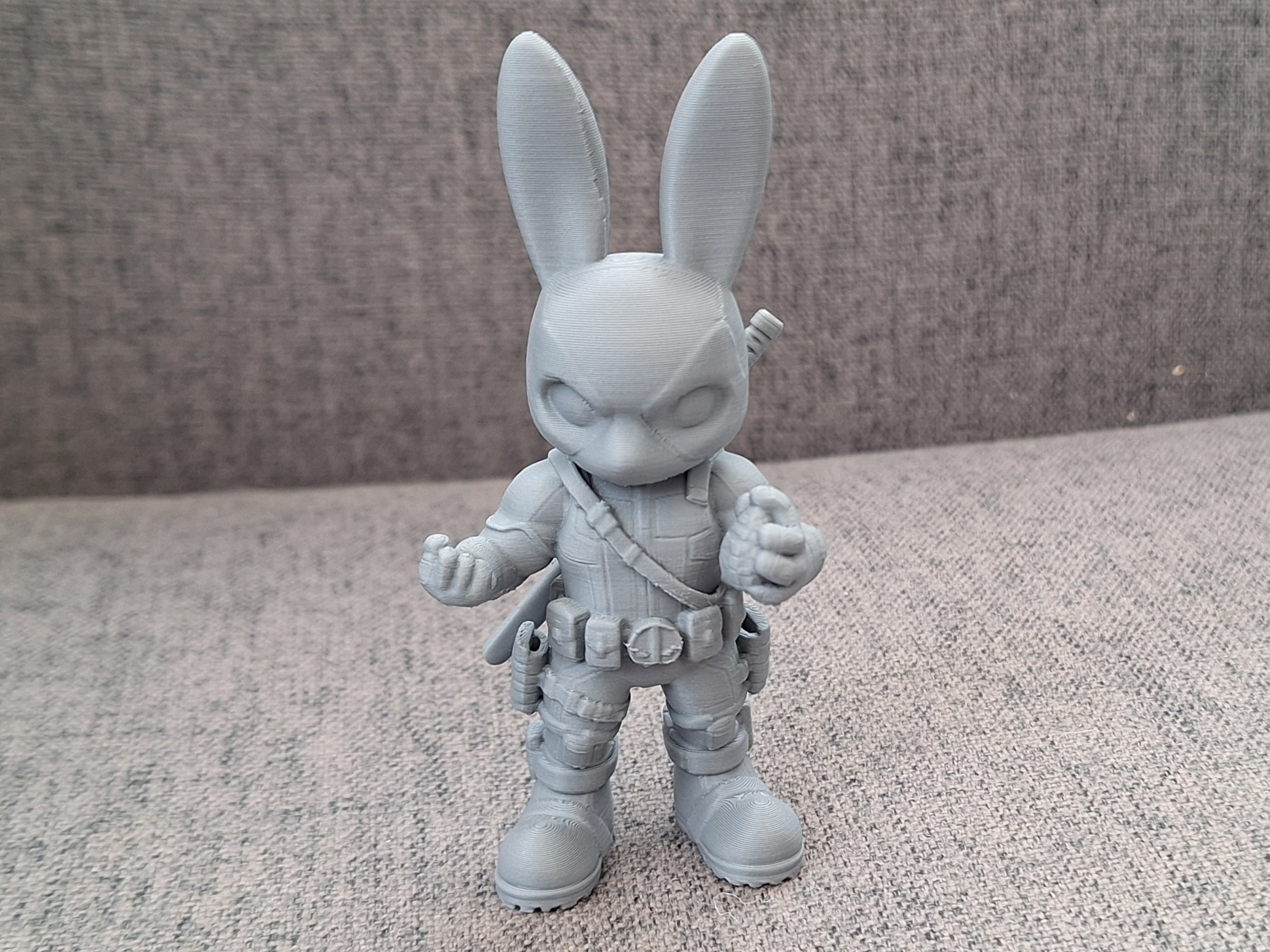 Miniatura 2 do modelo 3D Easter Bunny in Deadpool Suit