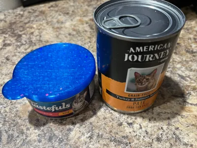Dual size TPU cat/pet food can lid