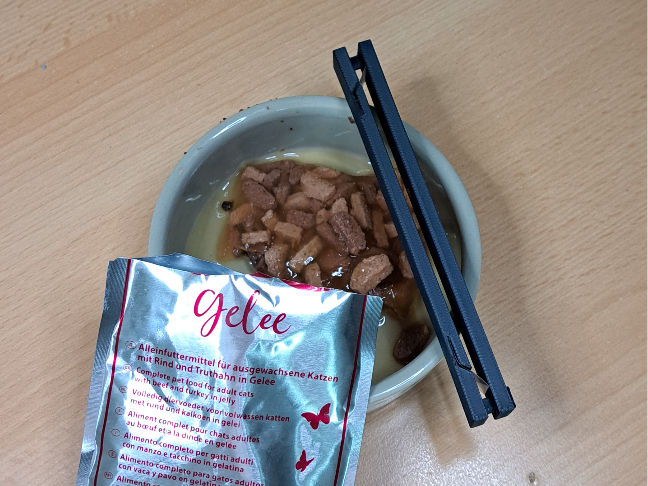 Katzenbeutel Auspresshilfe