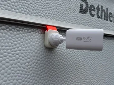 Eufy 2k Camera Mount for piping rail / caravan