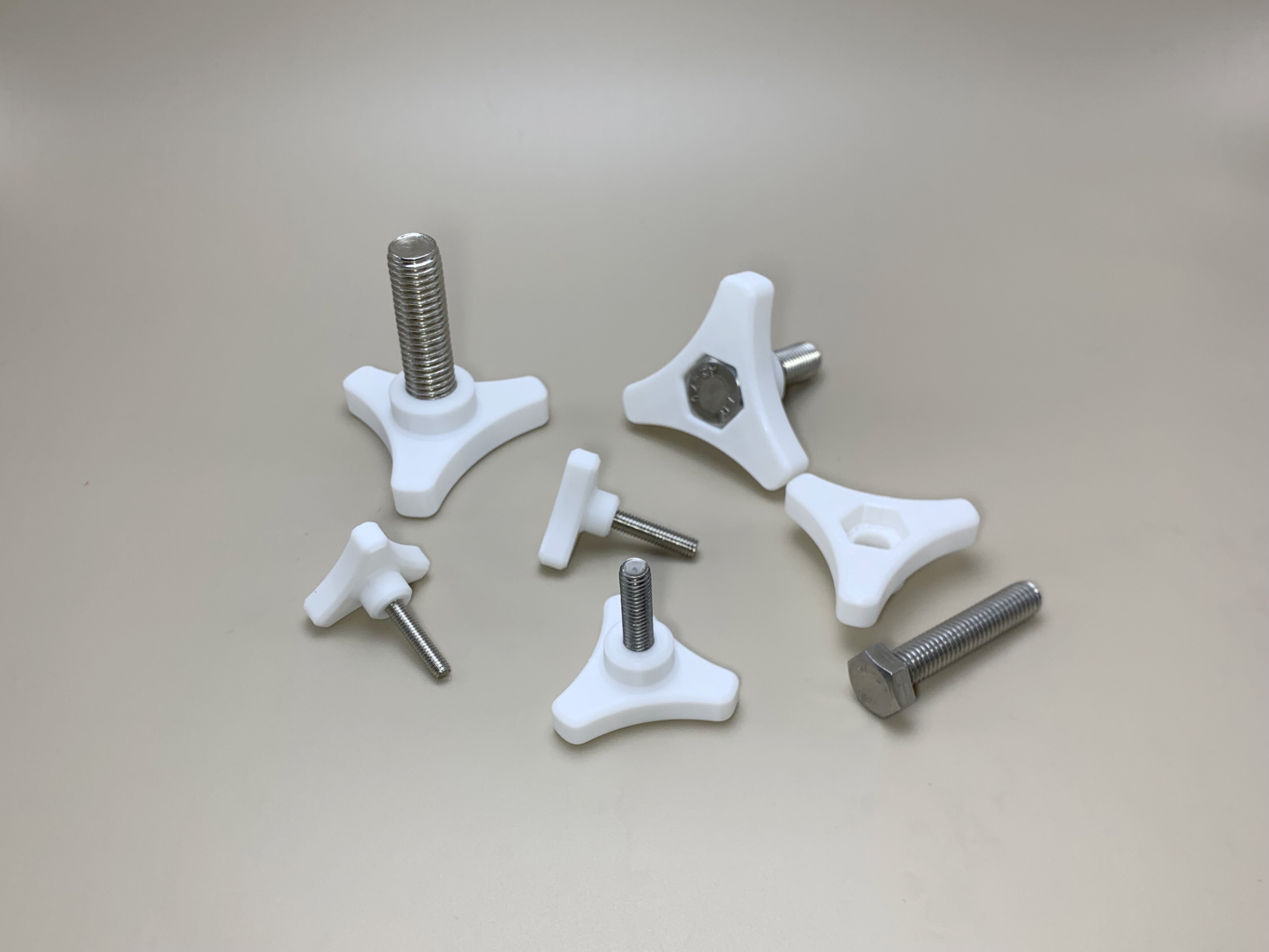 Miniatura 1 do modelo 3D 外六角螺栓手柄（M3-M12）