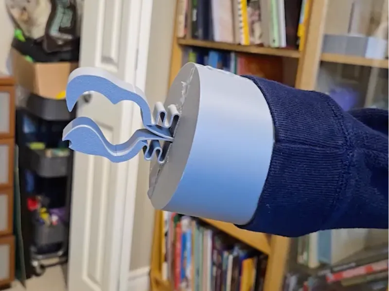 Tee Hee Hand+Base