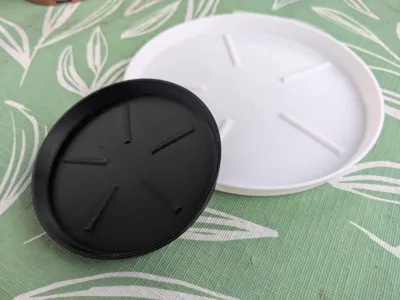 Plant Pot saucer with elevation for drainage