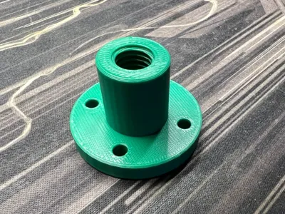 Flanged threaded nut M10x1.5