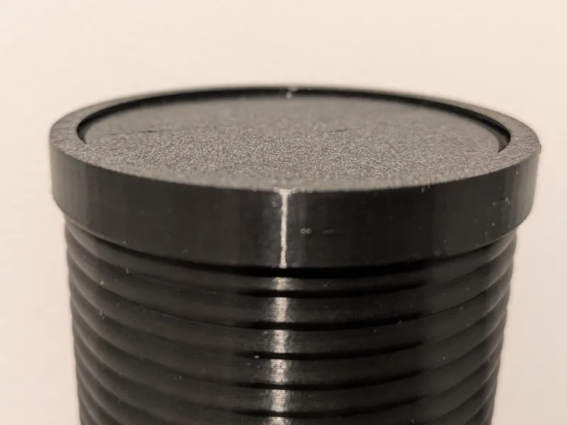Secure lid for DEVA IV Desktop Bin