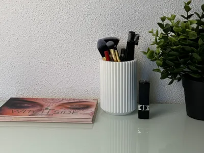 Makeup Cup with Grooved Texture