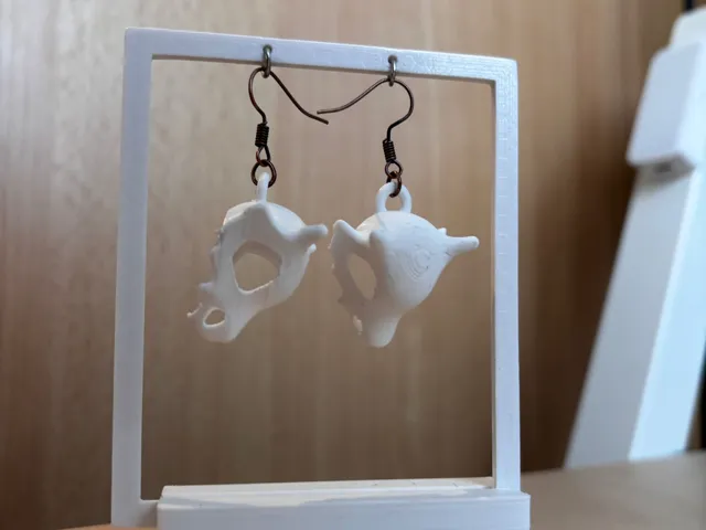 Skull earring Cubone