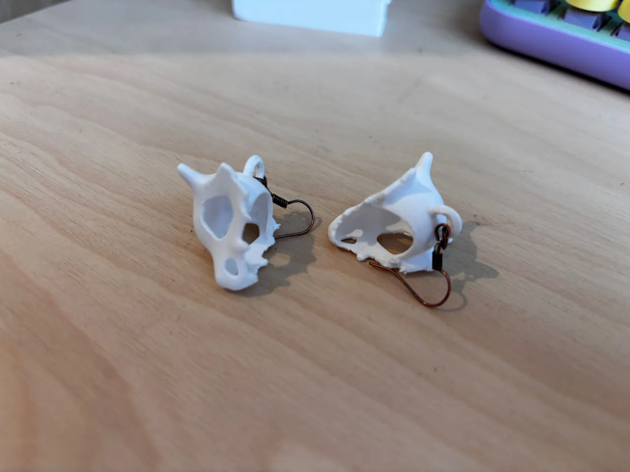 Skull earring Cubone view 3