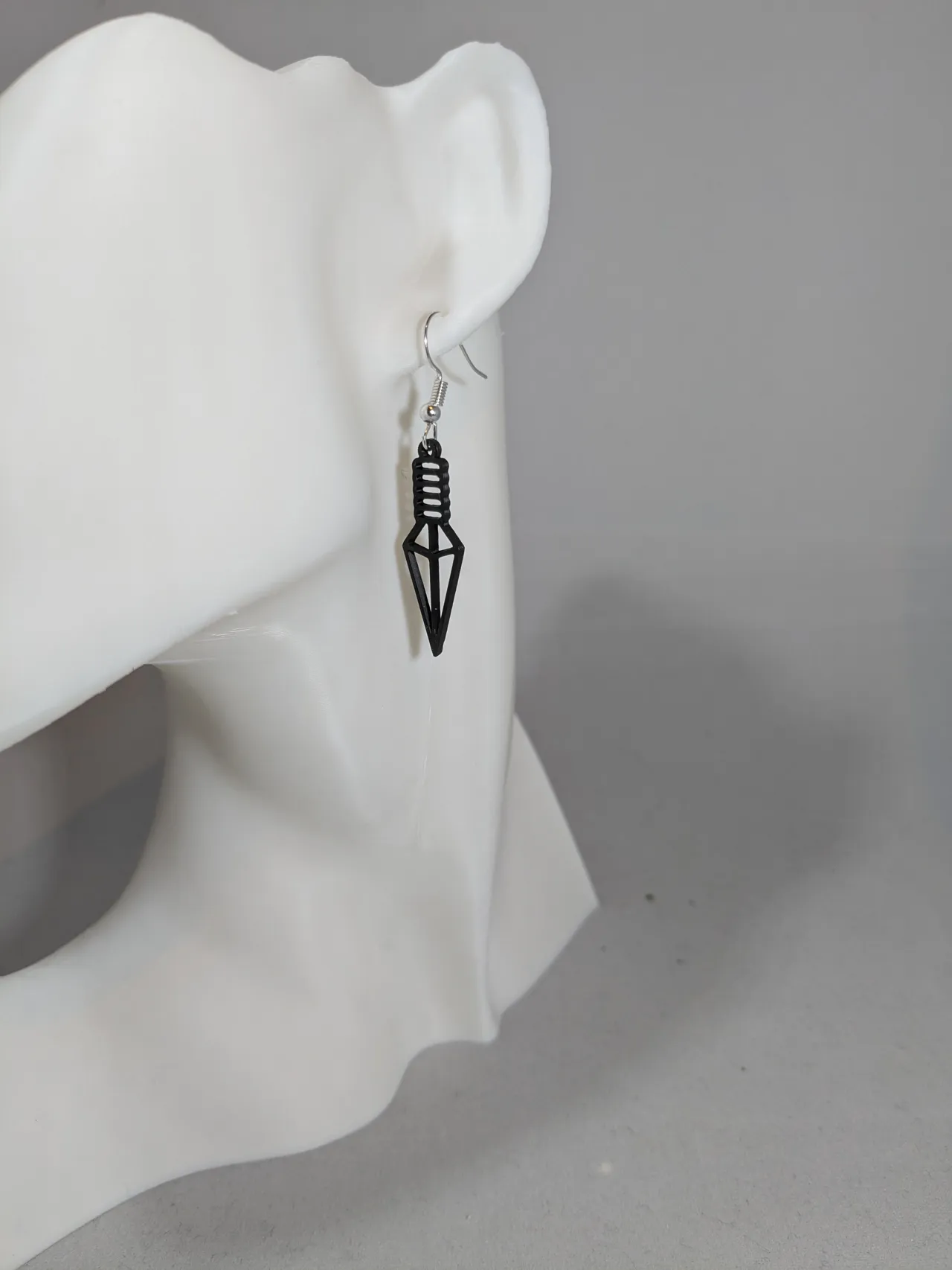 Kunai earrings view 3