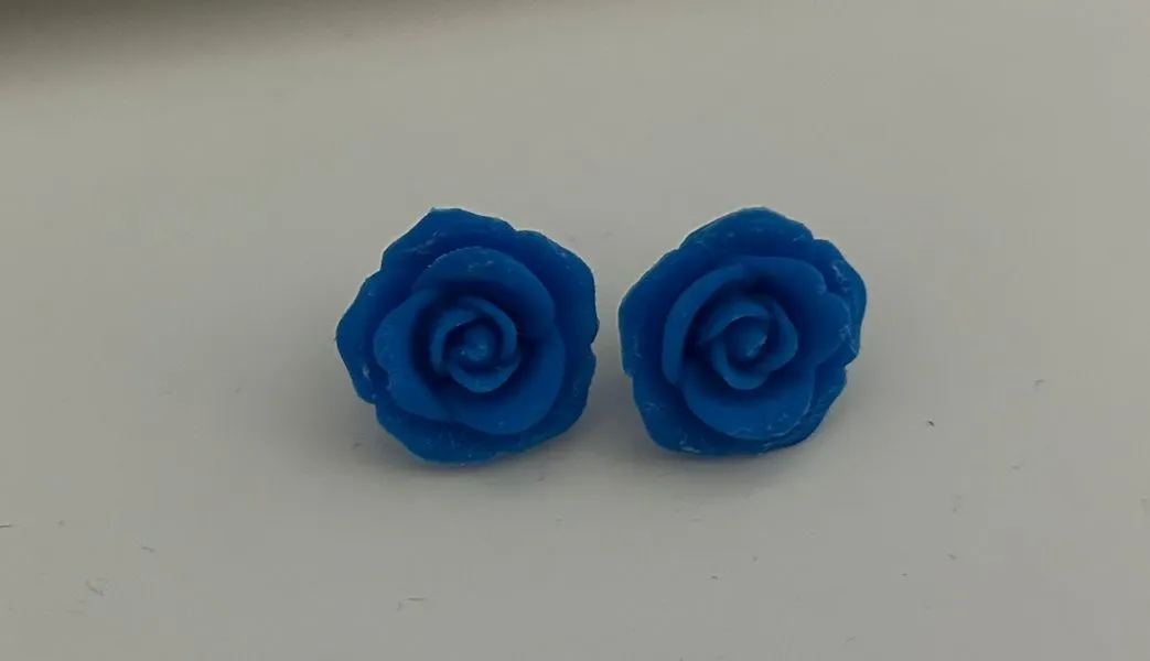 Rose Earrings – A Bloom of Elegance view 3