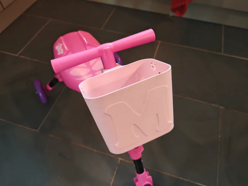 Scuttle Bug 'M' Basket
