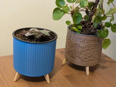 Modern and Pixel-esque Plant Pot With Legs