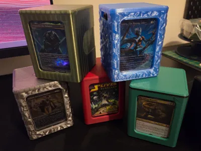 MTG Commander deck box. sliding lock and deck tray