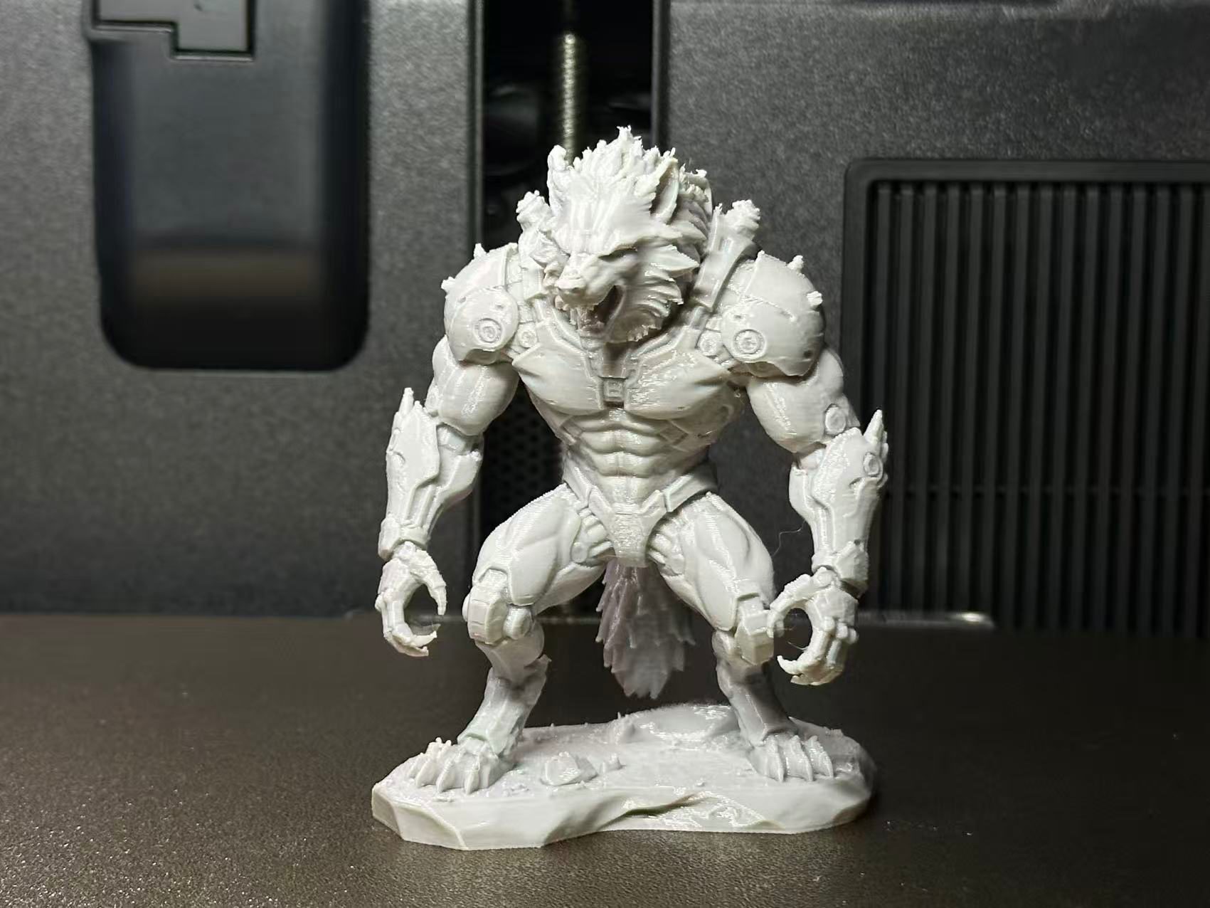 Miniatura 1 do modelo 3D 机械狼人