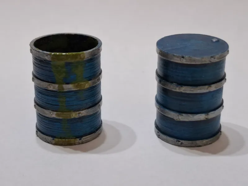 Oil barrels (open and closed)