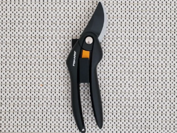 Fiskars P26 Singlestep Bypass Pruner holder