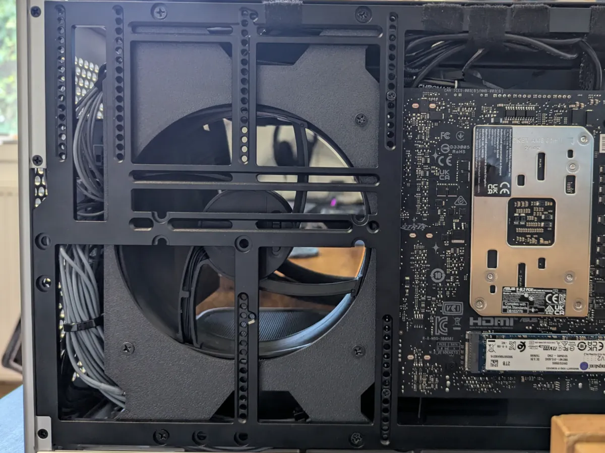 140 mm Side Fan Bracket Ncase M2 by TheMediumAlmond MakerWorld ...