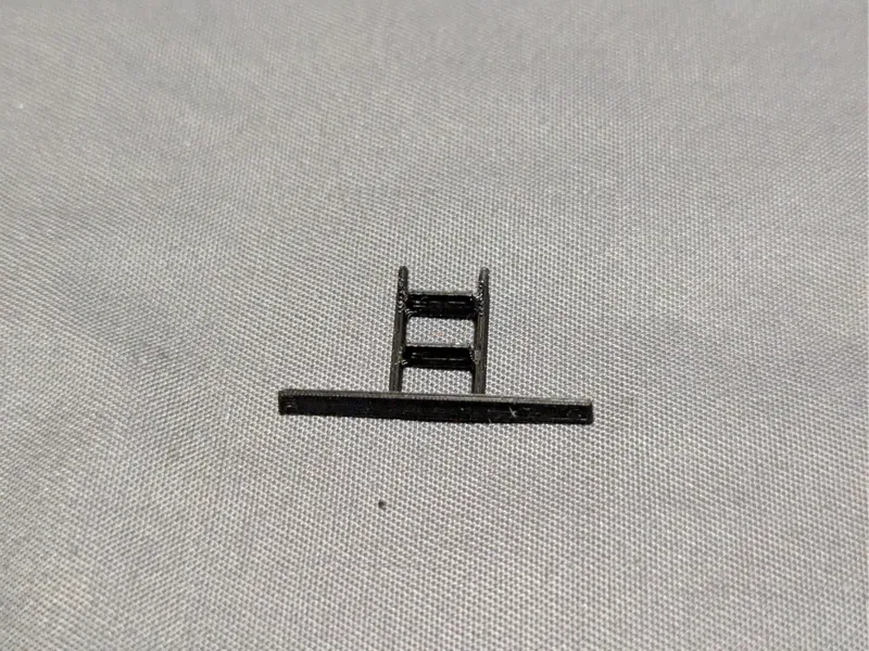 Piko GDR E69 side steps